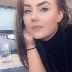 Meet your Posher, Alana